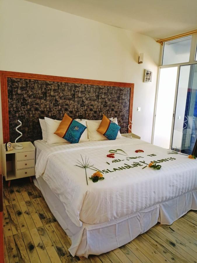 Island Life Maldives Retreat & Spa Magoodhoo Eksteriør bilde